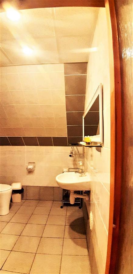 Atmatas Hotel Bernati Luaran gambar