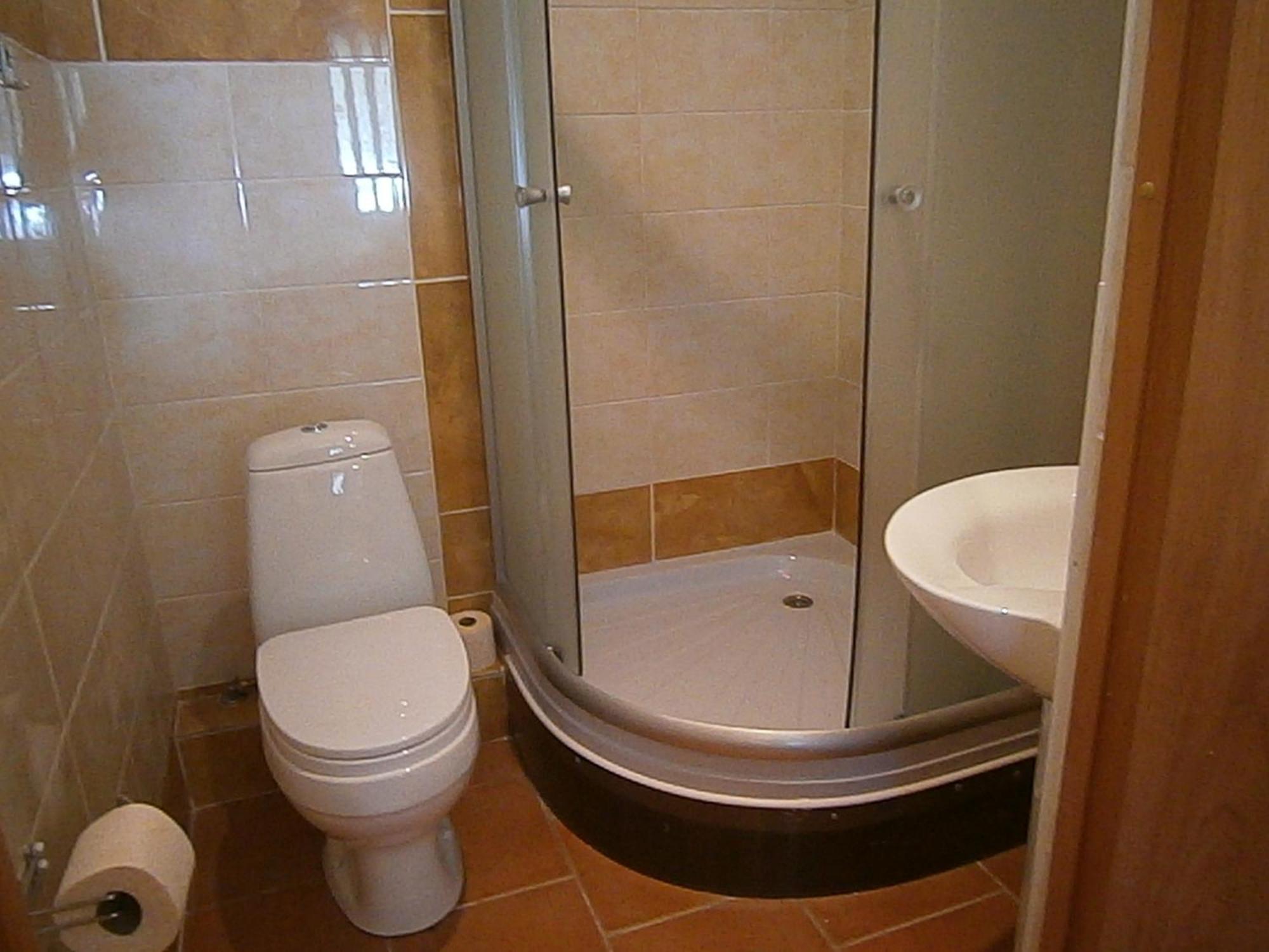 Atmatas Hotel Bernati Bilik gambar