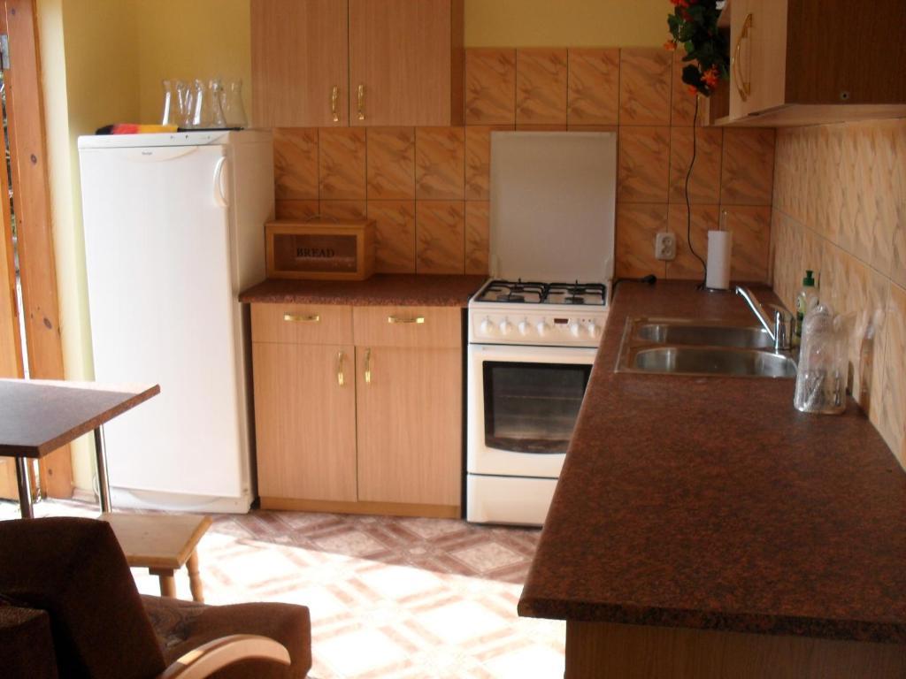Atmatas Hotel Bernati Bilik gambar